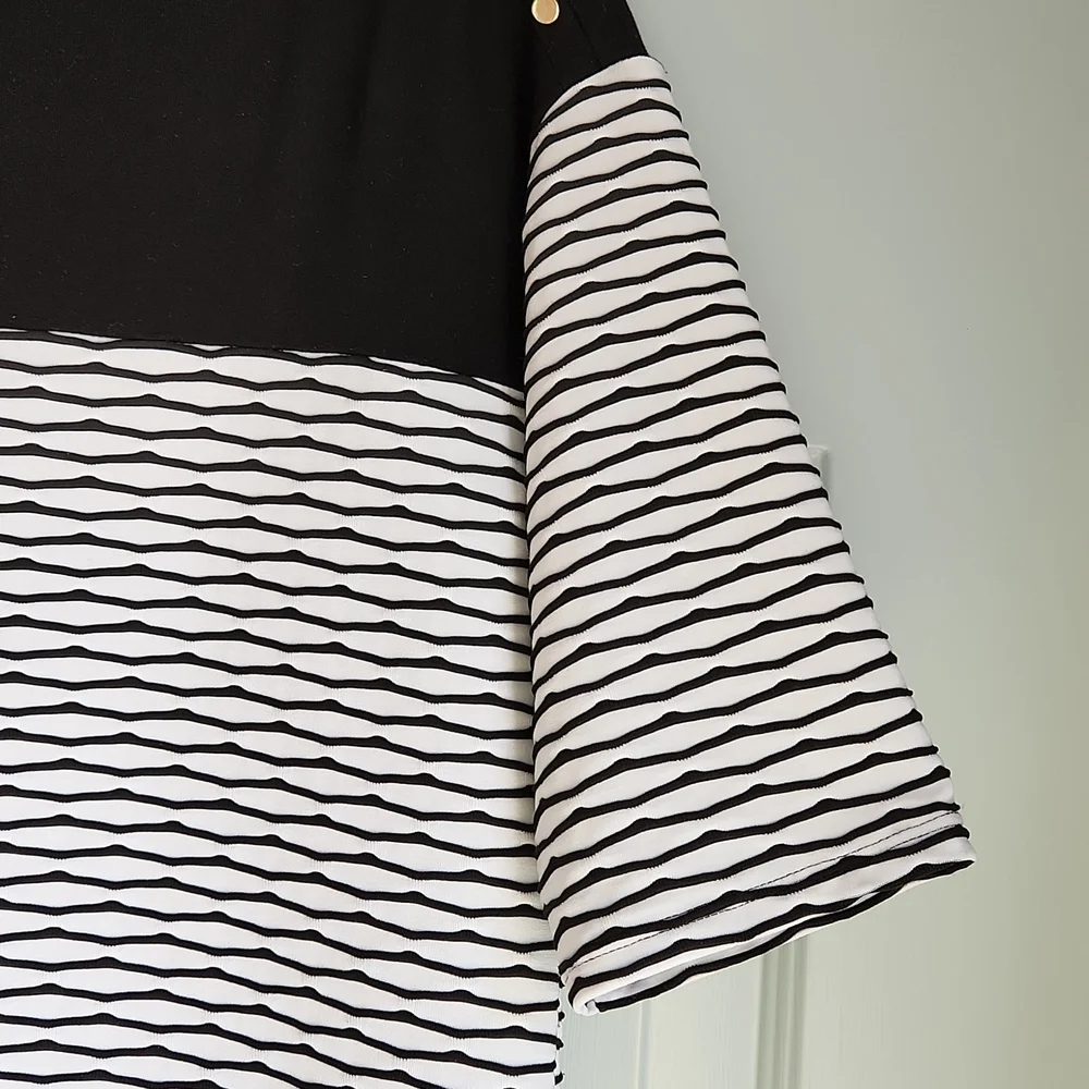 Liz Claiborne, Women's, M, w  Black then White and Black Waves Make a Offer - Picture 3 of 5